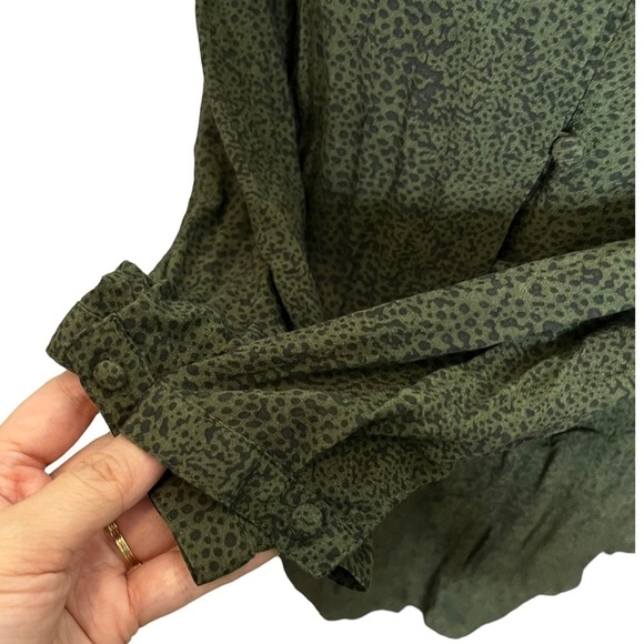 Welcome to my closet. - Picture 10 of 14